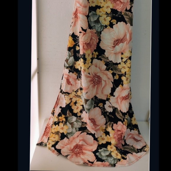 Floral V-Neck Women Dress - Picture 4 of 5